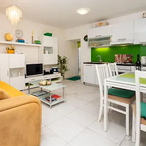 Dea Apartment Split